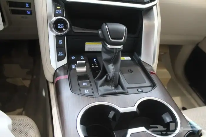 تيوتا لاند كروزر GXR L4 13