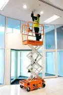 سيزرلفت ومان لفت للايجار في الرياض scissor lift Manlift 3