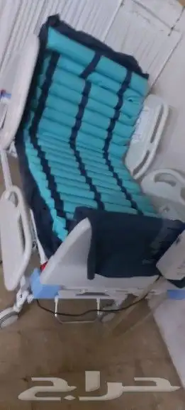سرير كهربائي مع المرتبة 1