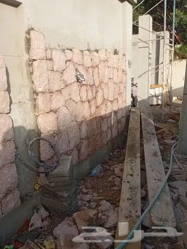 معلم حجر صغير وكبير بالمعدات 3