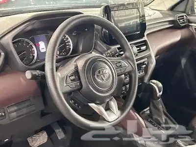تويوتا اوربان كروز 2025 5