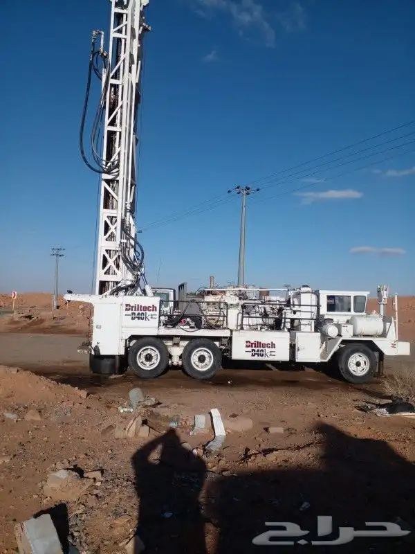 حفار ابار في القاعد و حقروصين 0