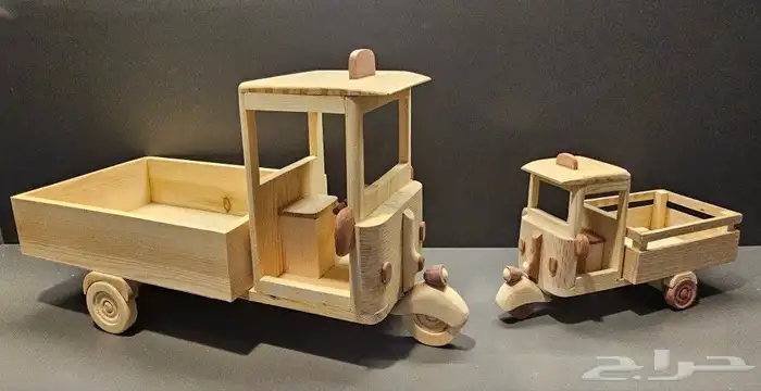 مجسم توكتوك خشبي 2