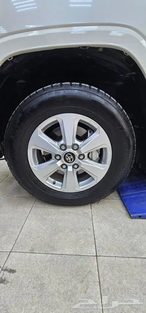 جنوط لاندكروز مع كفرات 0