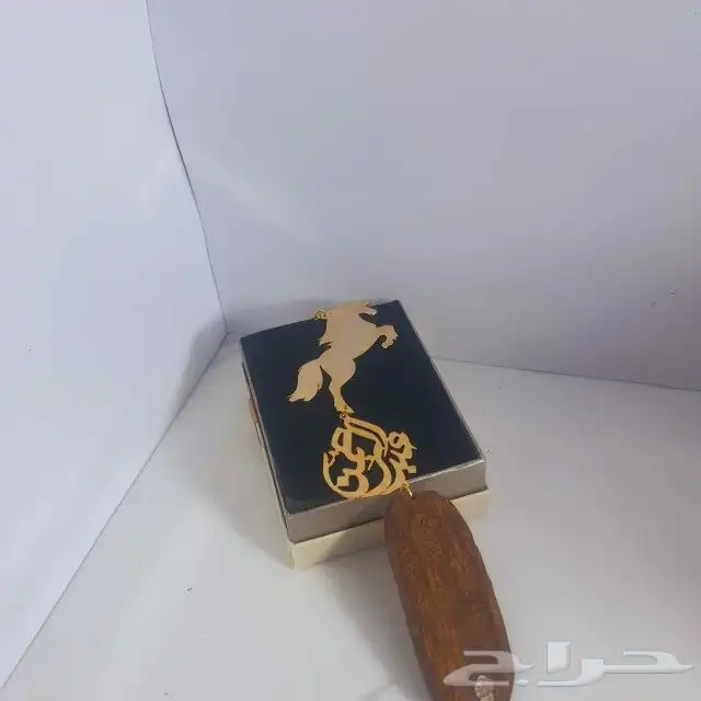 تعليقة سياره مع بالاسم 0