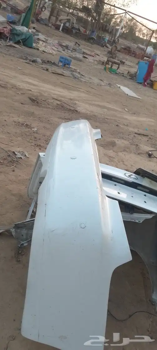 شنطه وصدام خلفي ورفرف يمين لكزس300موديل2005 7