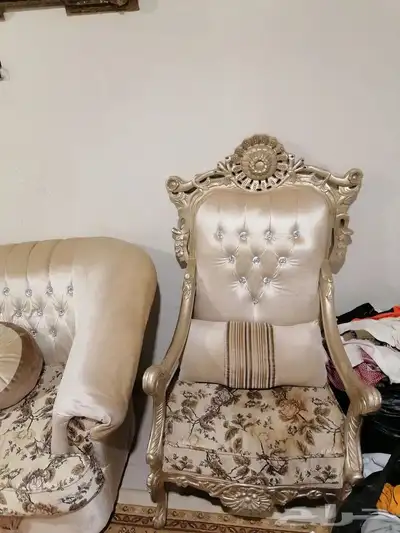 كنب نظيفه كما موضحه في الصور 0