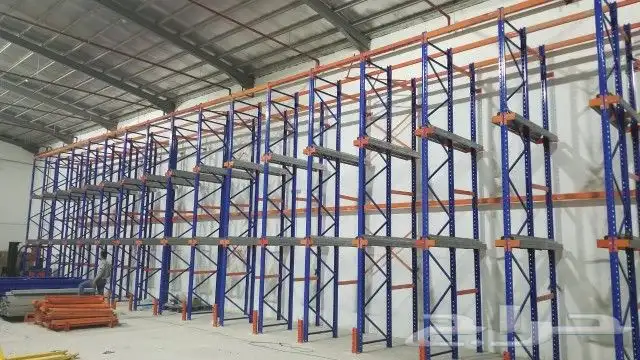 رفوف ملونة بمايناسب ديكون شركتك 0