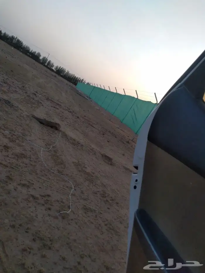 نقوم بتنفيذ مشروع الشبوك المجلفنه والوطني والسواتر في أنحاء 4