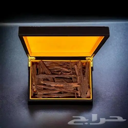 عود هندي نجلاند في صندوق جلدي مميز 0