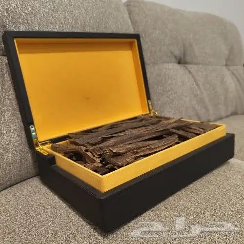 عود هندي نجلاند في صندوق جلدي مميز 2