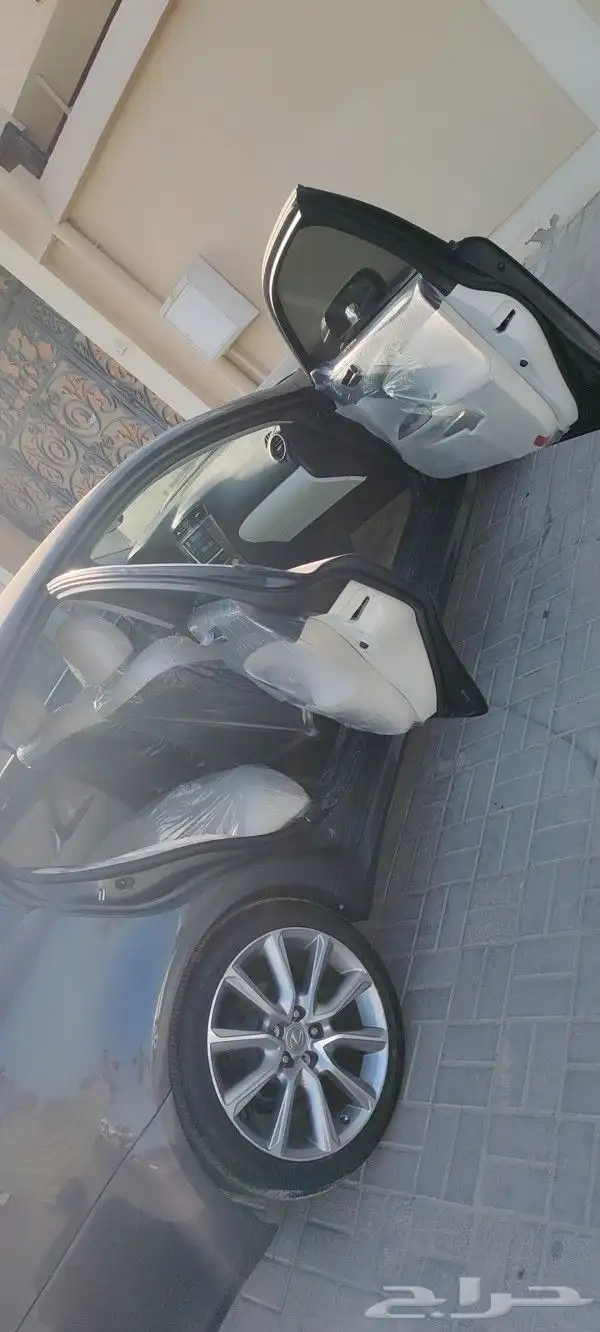 للبيع لكازس في دبي 3