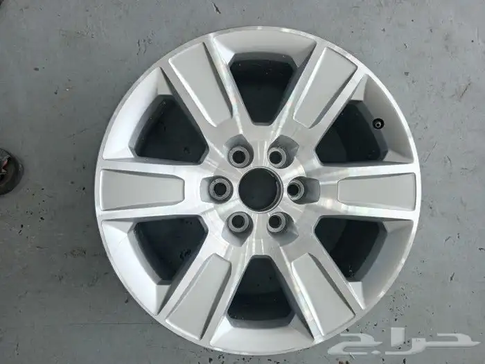 رش الجنوط ومسح ماسي للجنوط.. متخصصون في جنوط السيارات 1