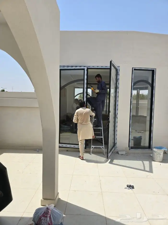 واجهات المنيوم سرايا أبواب مقوس واجهات كارتن وول استركشر 0