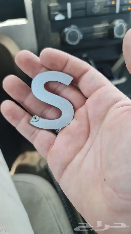 تصميم و تنفيذ أحرف ستانلس ستيل ذهبي مع قص ليزر 3