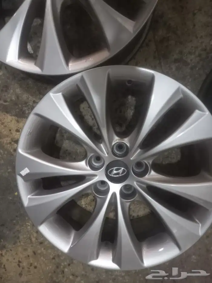 جنوط ازيرا موديل2014 مقاس 18 اصلي وكاله 4