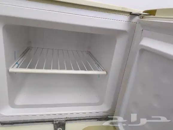 ثلاجه بابين 6.4 قدم بحاله ممتازه وموفره للكهرباء 1