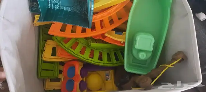 مجموعة قيمة للاطفال من كراسي و العاب و غيرها بحالة جديدة 16