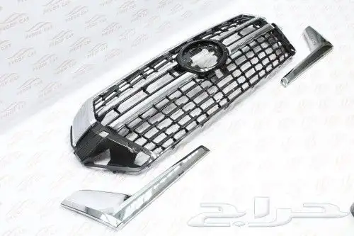 شبك لاندكروزر 2018 الى 2021 اسود وكروم 3