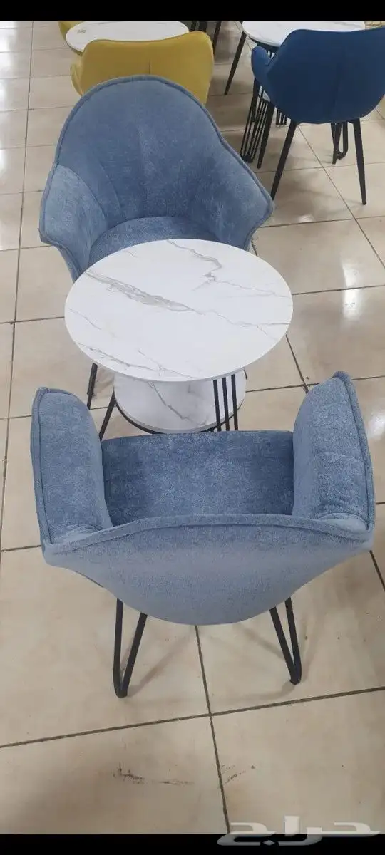 طاوله مستديره بيضاء 200 ريال 1