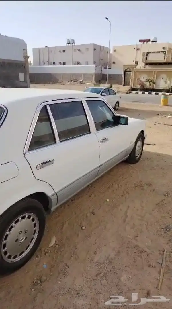 للبيع مرسيدس موديل 90 ألماني 300 السيارة بصفه عامه على الشرط 3