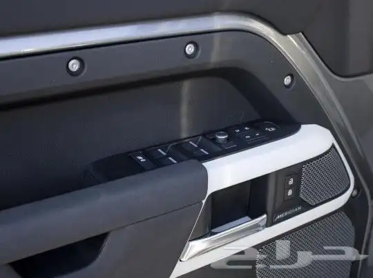 لاند روفر ديفيندر Land Rover Defender 110 P400 SE موديل 2020 17