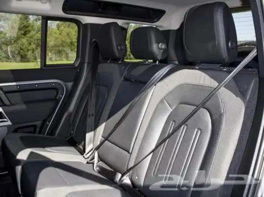 لاند روفر ديفيندر Land Rover Defender 110 P400 SE موديل 2020 8