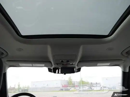 لاند روفر ديفيندر Land Rover Defender P400 HSE موديل 2020 21