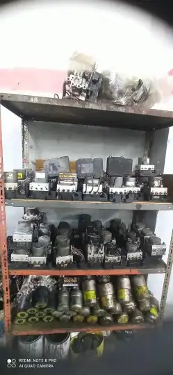 اخصائي فرامل باكمات فرامل وأجهز ABS 3