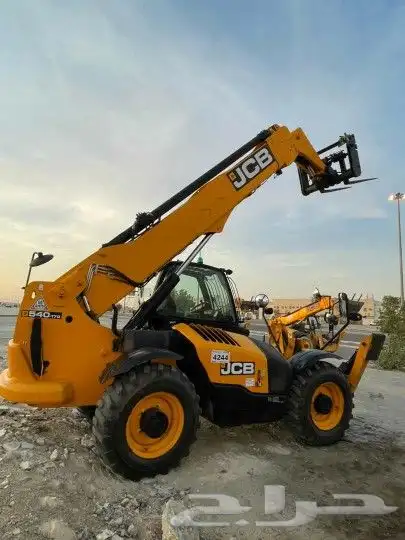 للايجار تلي هندر تلسكوبيهJCB بوم لودر 17 متر معدات حديثه 0
