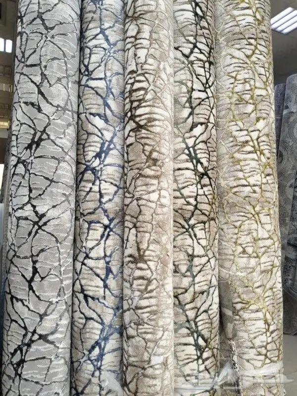 يوجد موكيت تركي واماراتي وفنيل بلجيكي و فرنسي ويوجد جميع نوا 4