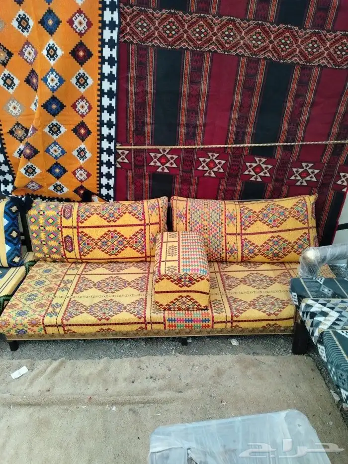 طاولات وكراسي 8