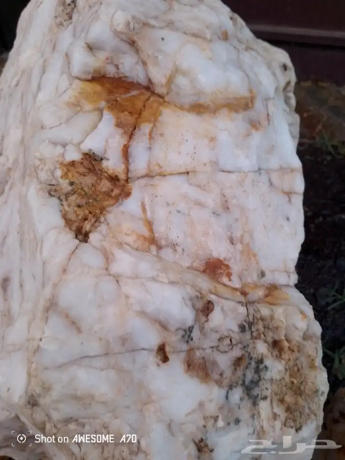 حجر مرو كبير و عروق مرو طبيعيه قد تحتوي على ذهب (غير مضمون) 1