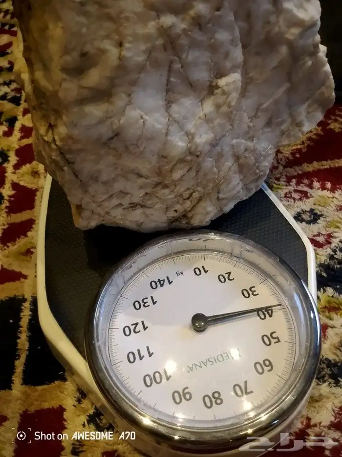 حجر مرو كبير و عروق مرو طبيعيه قد تحتوي على ذهب (غير مضمون) 3