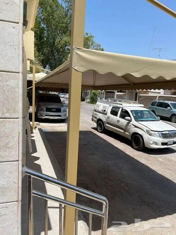 مظلات سيارات سواتر شريح حديد سواتر قماش برجولات جلسات خارجية 3