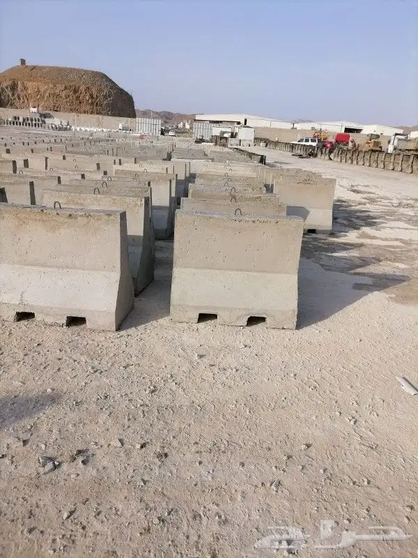 تصنيع جميع انواع الحواجز الخرسانية دبل فيس ون فيس سفتي قواعد 19