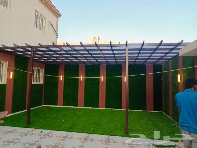 مضلات وجلسات خاصه وديكورات بديل خشب وتركيب عشب صناعي 6