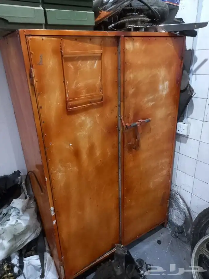 3دريلات كهرباء 1 بلور هواء 2 مسدس هواء سخن 4