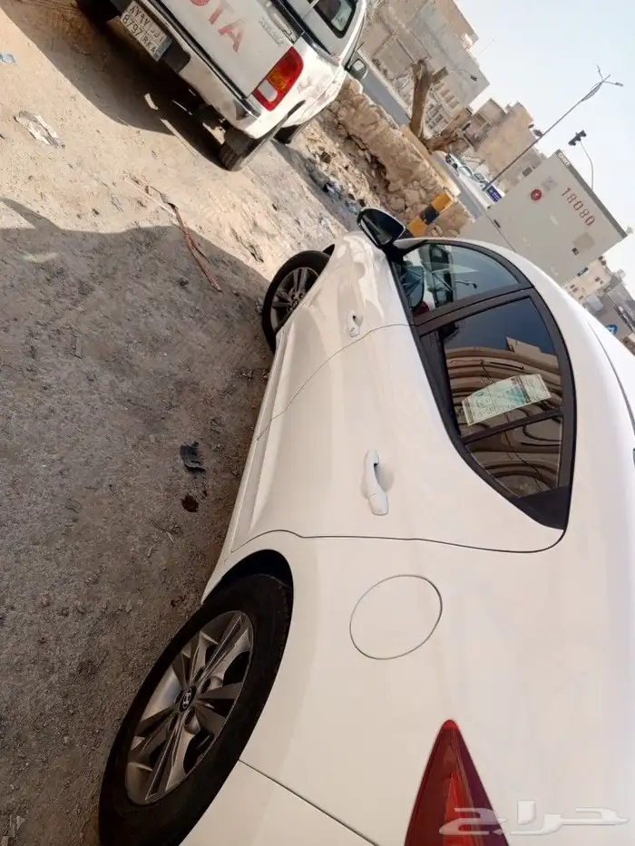 عندي سياره واي مطعم موجود بهفوف يشتي اوصله طلباات انا جاهز و 1