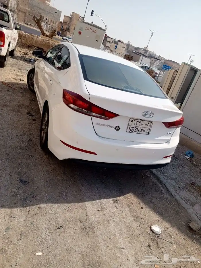 عندي سياره واي مطعم موجود بهفوف يشتي اوصله طلباات انا جاهز و 0