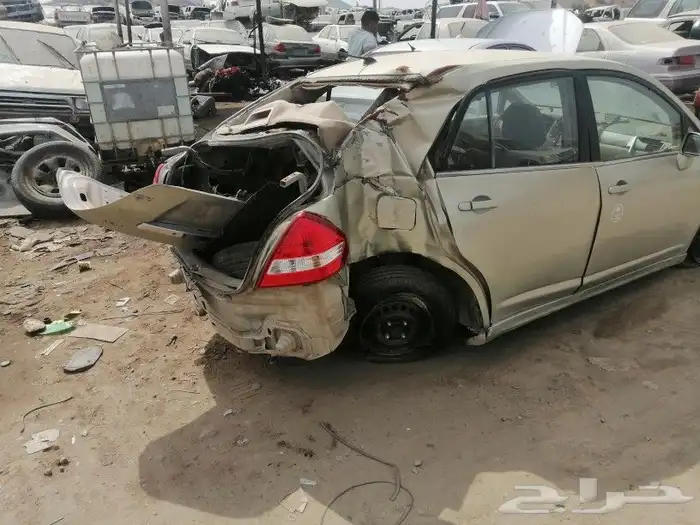 نيسان تيدا 2008 للبيع قطع غيار فقط قير عادي مكينه قير شرط 2