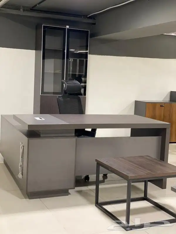 office furniture اثاث مكتبي طاولات اجتماعات بارتشن كاونترات 0