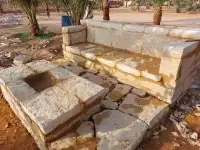 احواض  دكات جلسات اسوار بيوت حجر 6