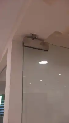 صيانه ابواب زجاج 0