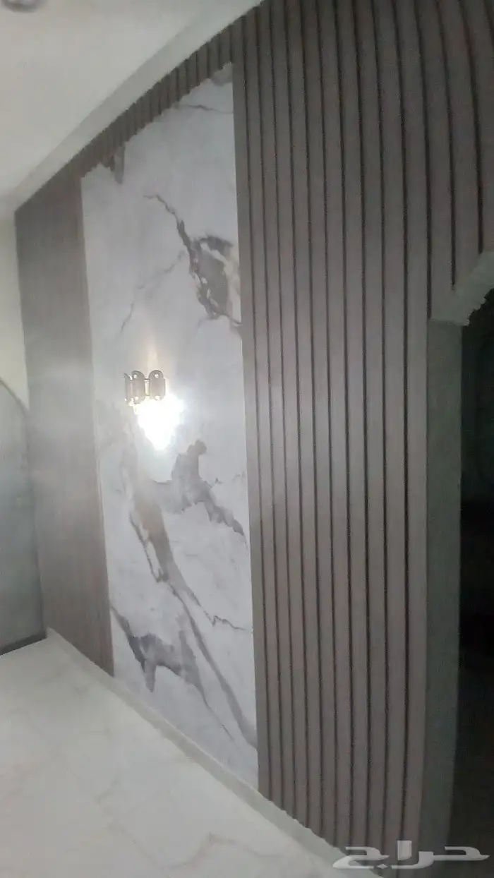 مدخل مميز بدائل الخشب والرخام 1