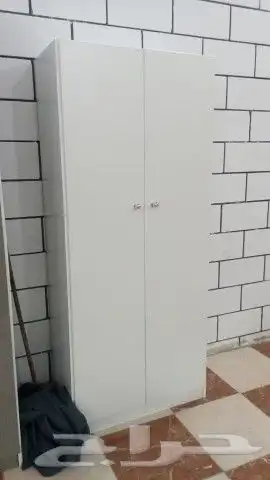 دولاب ملابس و طاولات و بلازمه 1