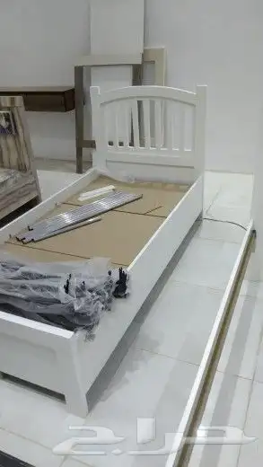 دولاب ملابس و طاولات و بلازمه 18