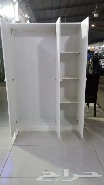 دولاب ملابس و طاولات و بلازمه 7