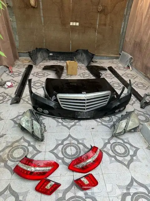 للبيع قطع مرسيدس E300 موديل 2010 0