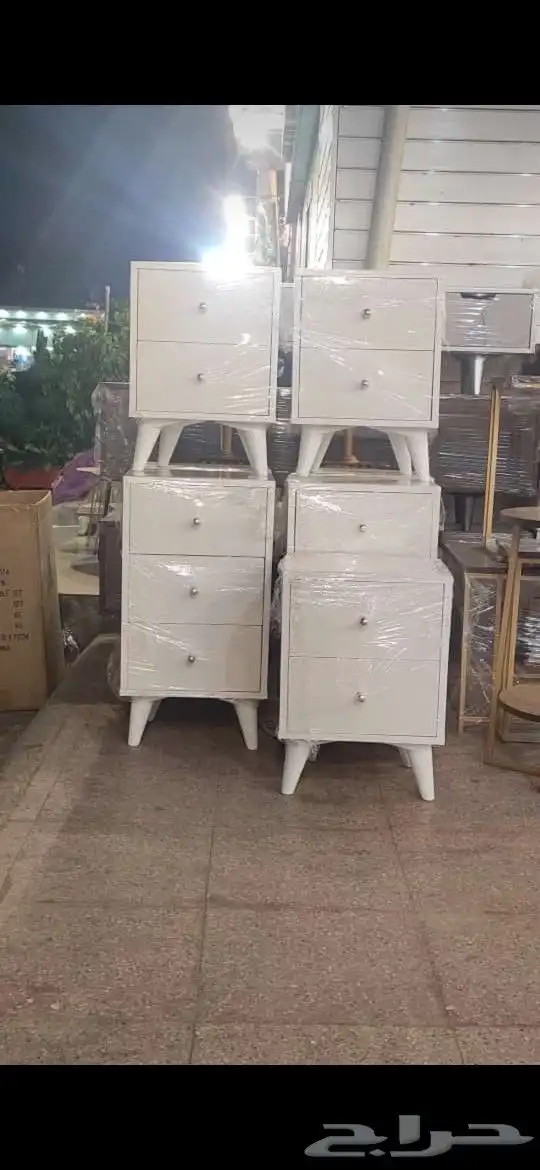 دولاب ملابس و طاولات و بلازمه 16